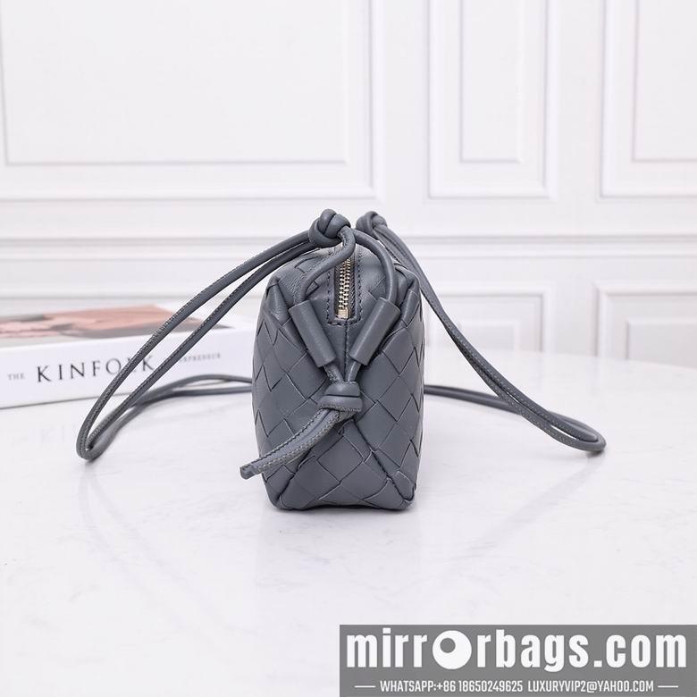 Bottega Veneta Replica Bags 8809 17x10x6cm DL