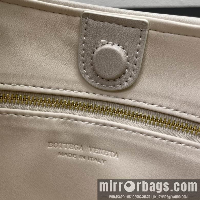 Bottega Veneta Replica Bags 8860 29X18X2cm JY 4