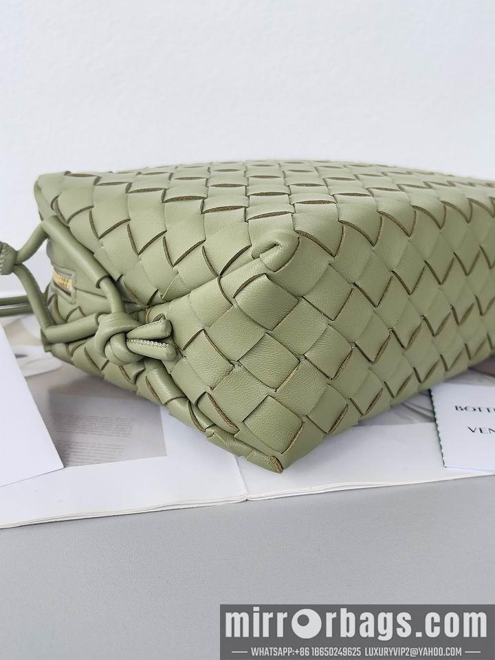Bottega Veneta Replica Bags BV Cassette 680255 25x15x8cm CN
