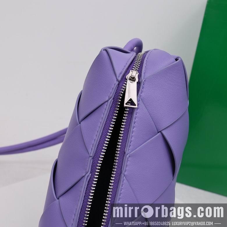 Bottega Veneta Replica Bags 002 14X22X7cm YG 6