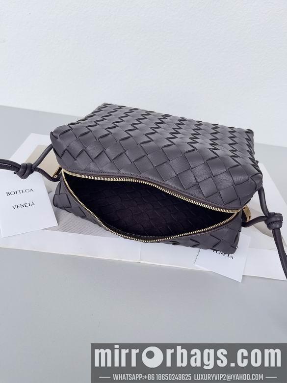 Bottega Veneta Replica Bags 680255  25x15x8cm  BG