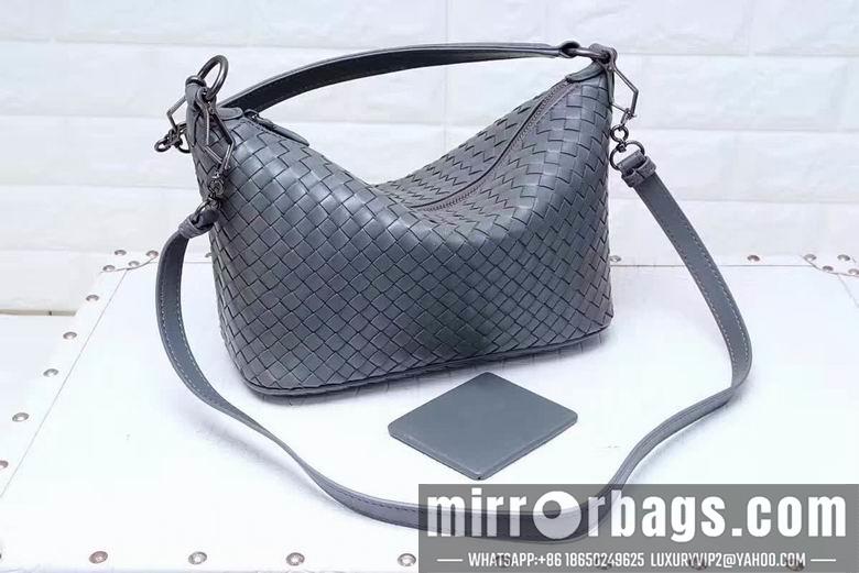 Bottega Veneta Replica Bags AD22155 33X28X13