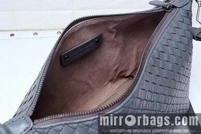 Bottega Veneta Replica Bags AD22155 33X28X13