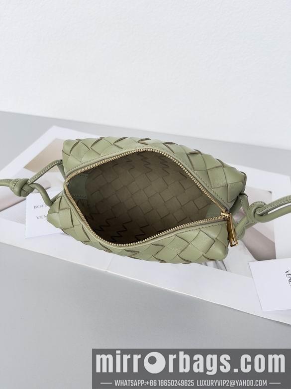 Bottega Veneta Replica Bags Loop 680254 17x10x6cm BG 4