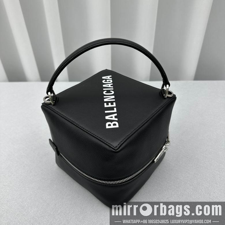 Balenciaga Bags 92856 16X16cm GY