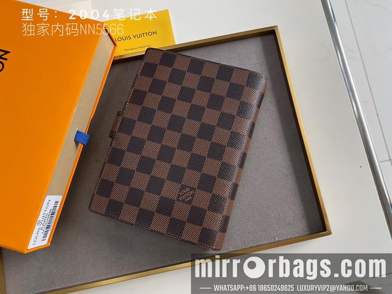 1:1 Louis Vuitton Bags 2004 14x8cm zy3