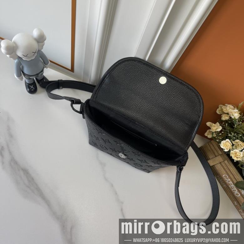 1:1 Louis Vuitton Bags Pulse M12806 16x5x22.5cm ss1