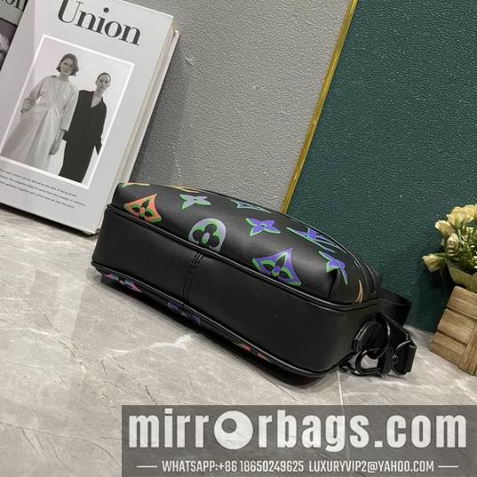 1:1 Louis Vuitton Bags Comet M22495 21.5x14x7.5cm ss