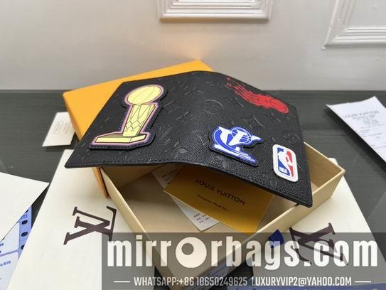 1:1 Louis Vuitton Bags M64502 10x14x2.5cm zy