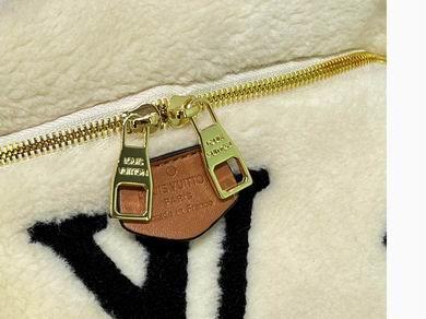 1:1 Louis Vuitton Bags SS43644 37X14X13