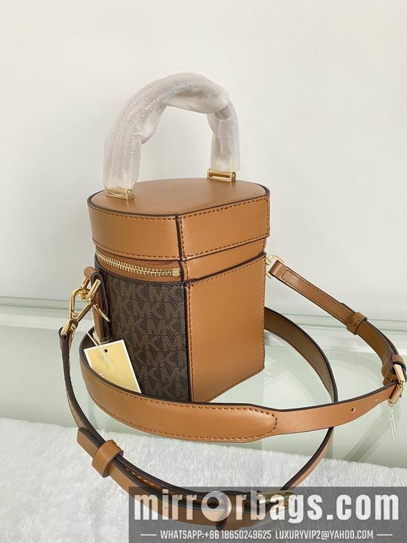 Michael Kors Bags 14X14X15cm 090926 DY 3