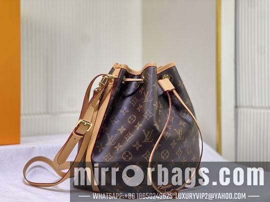 1:1 Louis Vuitton Bags M42224 26x27x18cm ss