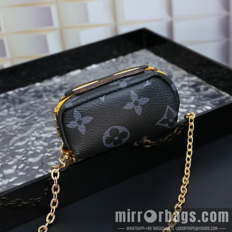 1:1 Louis Vuitton Bags 11X8X4.5cm 082202 XMY