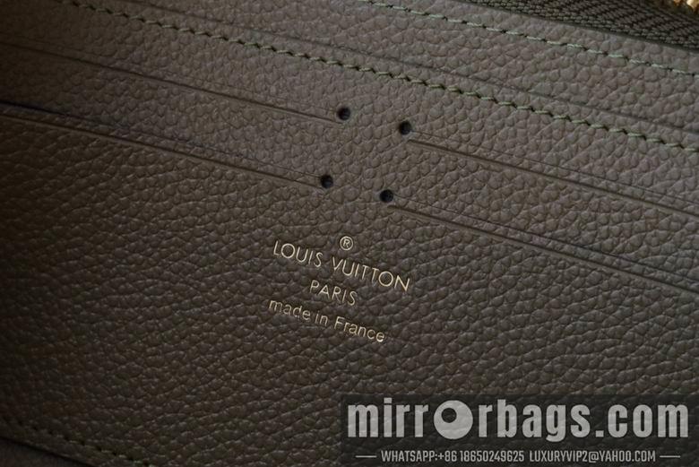 1:1 Louis Vuitton Bags M82338 20X9X2cm XM