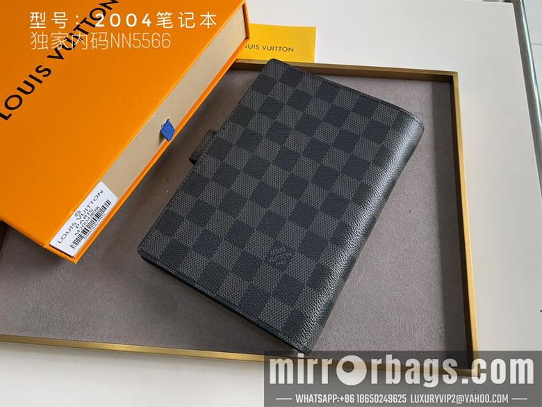 1:1 Louis Vuitton Bags 2004 14x8cm zy4