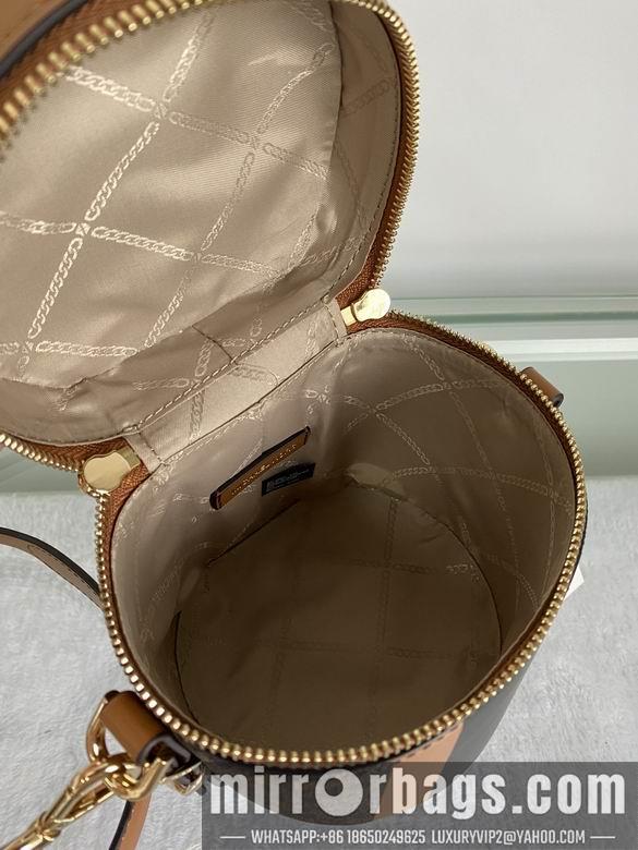 Michael Kors Bags 14X14X15cm 090926 DY 3