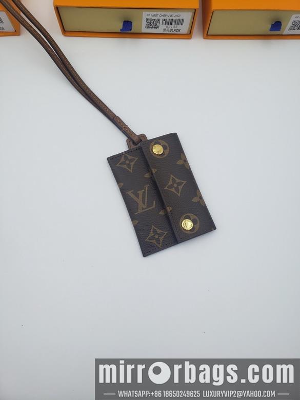 1:1 Louis Vuitton Bags Necklace M83153 7.6x10x0.5cm zy3