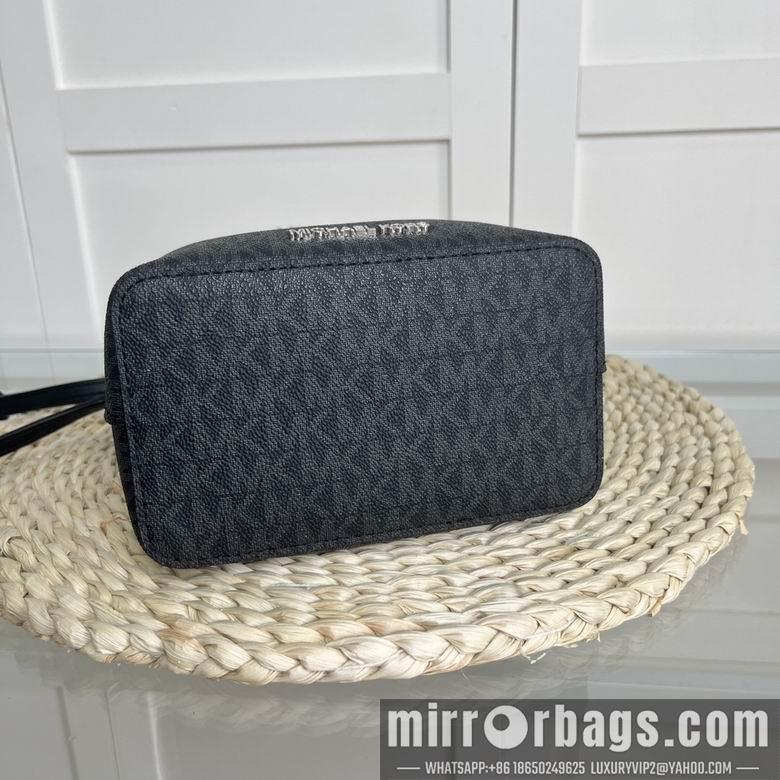 Michael Kors Bags 18X18X10cm 072702 EY 4colour