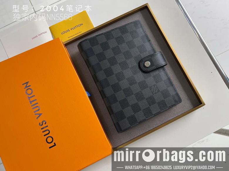 1:1 Louis Vuitton Bags 2004 14x8cm zy4