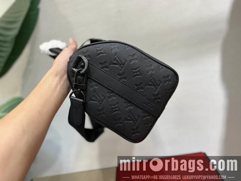 1:1 Louis Vuitton Bags M22765 35X21X6cm