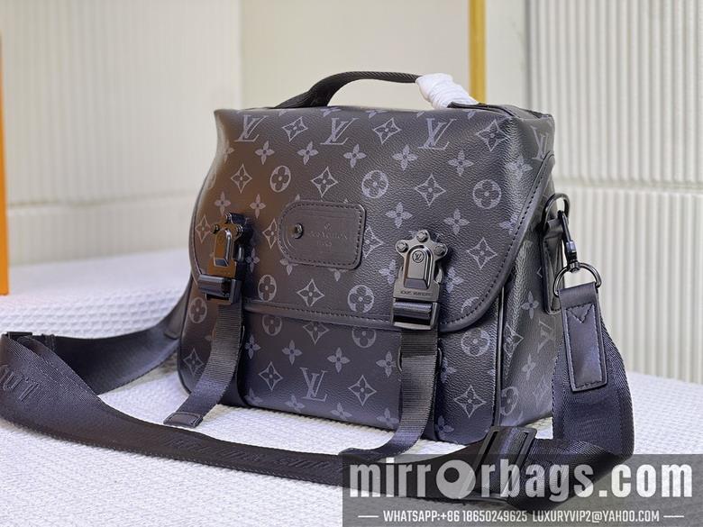 1:1 Louis Vuitton Bags Trail M46972 31x22x11cm ss1