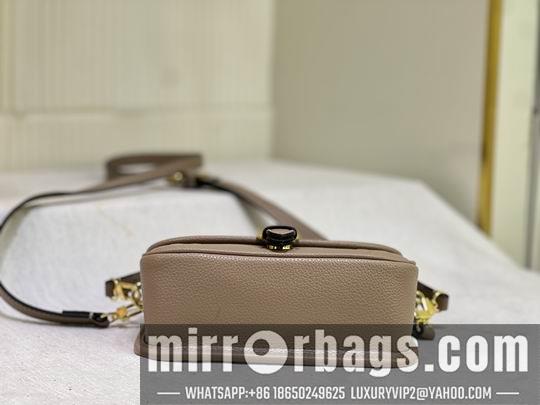 1:1 Louis Vuitton Bags Diane M83300 M45985 19x10.5x6cm ss3