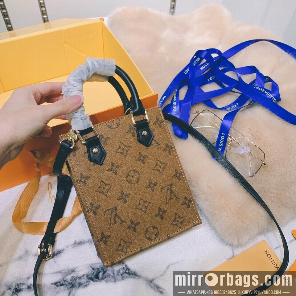 1:1 Louis Vuitton Bags Petit Sac Plat M69846 ss