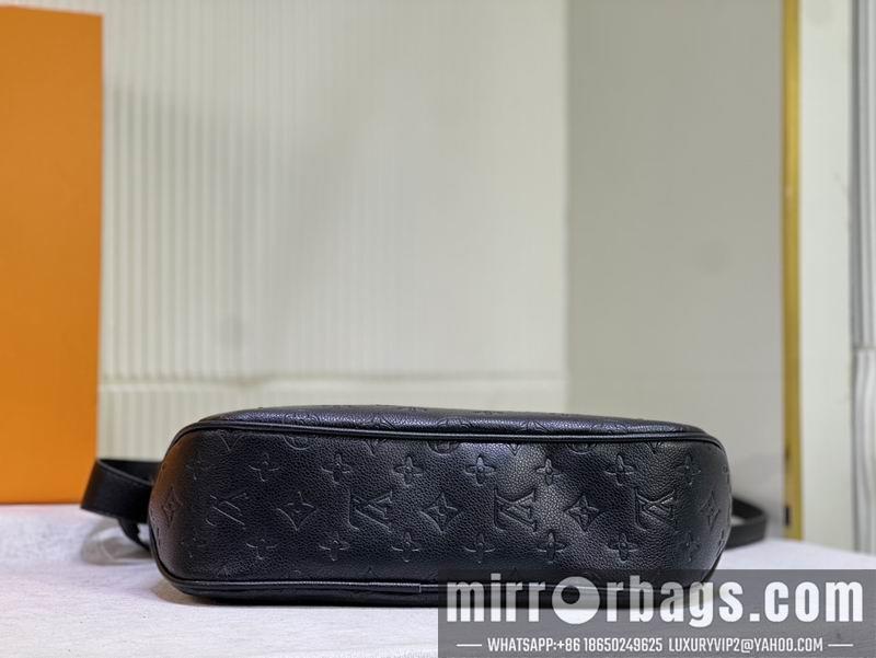 1:1 Louis Vuitton Bags M44945黑色压花 35x26cm ss