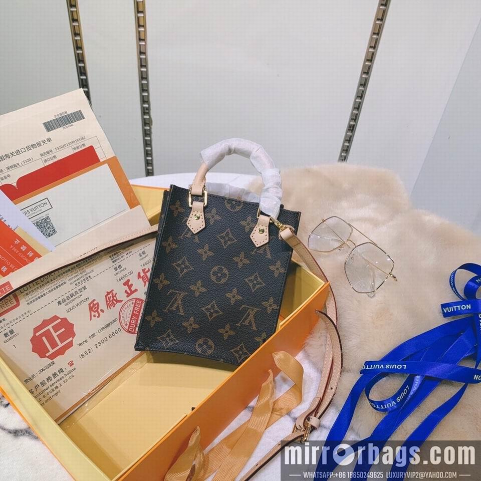 1:1 Louis Vuitton Bags Petit Sac Plat M69846 ss