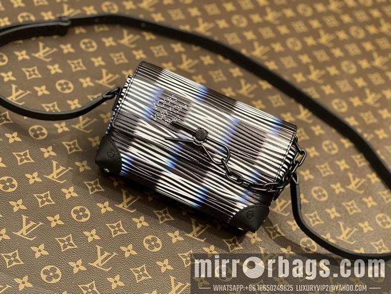 1:1 Louis Vuitton Bags M82819 18X11X6.5cm XM