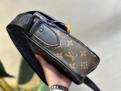 1:1 Louis Vuitton Bags M46442 16X22X7cm XM