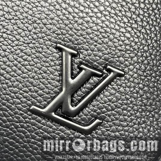 1:1 Louis Vuitton Bags Pilot M23778 39x29x6cm ss