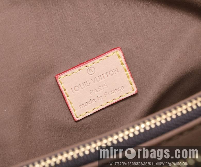 1:1 Louis Vuitton Bags Coussin M57792 30cm YG 4colour