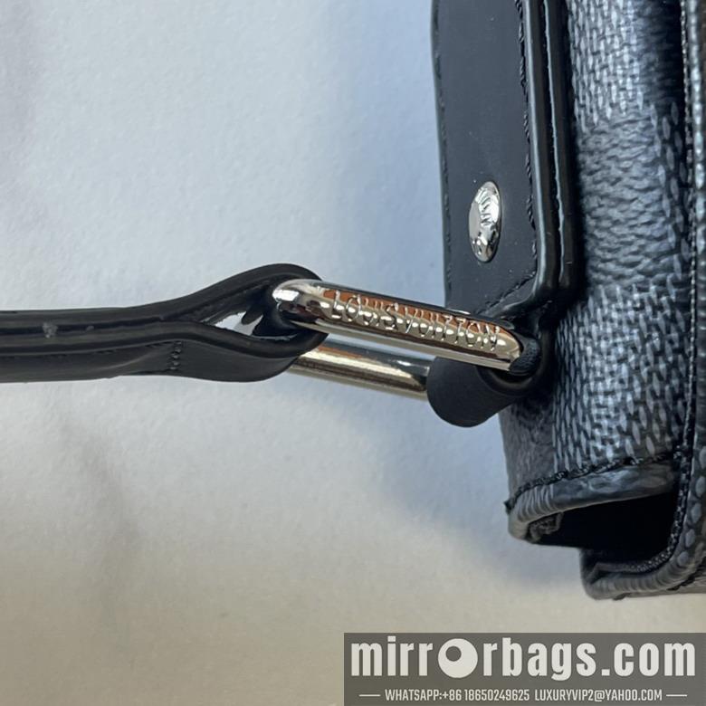 1:1 Louis Vuitton Bags District M00085 26x20x7cm ss