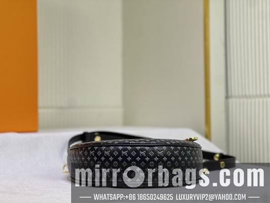 1:1 Louis Vuitton Bags Loop M22591 23x13x6cm ss