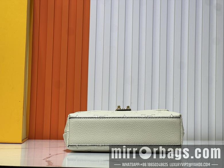 1:1 Louis Vuitton Bags M12211 19x11x6cm ss