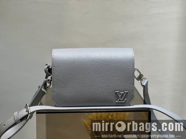 1:1 Louis Vuitton Bags M82085 17X12X7cm YG 4colour