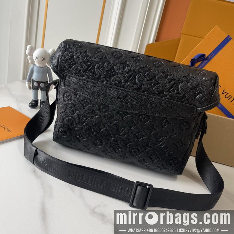 1:1 Louis Vuitton Bags Voyager M25121 33x22.5x11cm ss