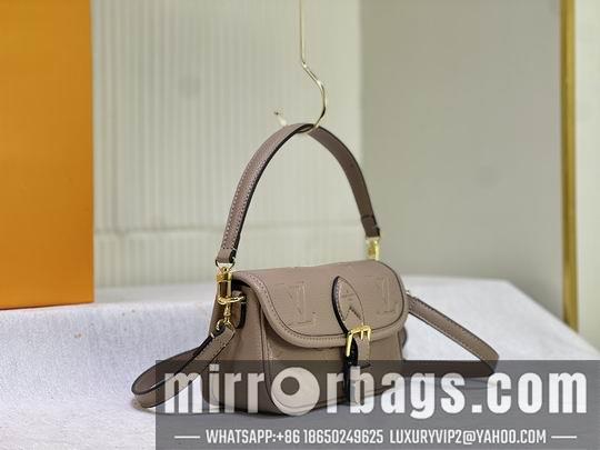 1:1 Louis Vuitton Bags Diane M83300 M45985 19x10.5x6cm ss3