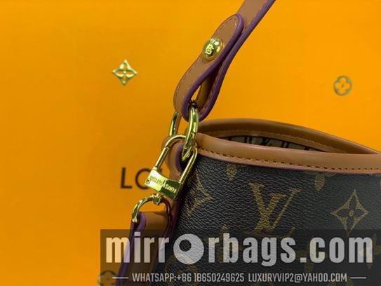 1:1 Louis Vuitton Bags M44945腊皮35x26cm cs
