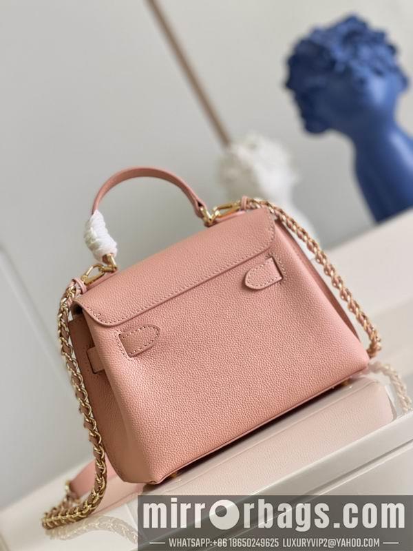 1:1 Louis Vuitton Bags Lockme Ever M21088粉23x17x10cm CN