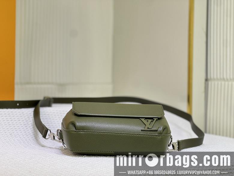 1:1 Louis Vuitton Bags Pilot M83563 20x12x5.5cm ss1