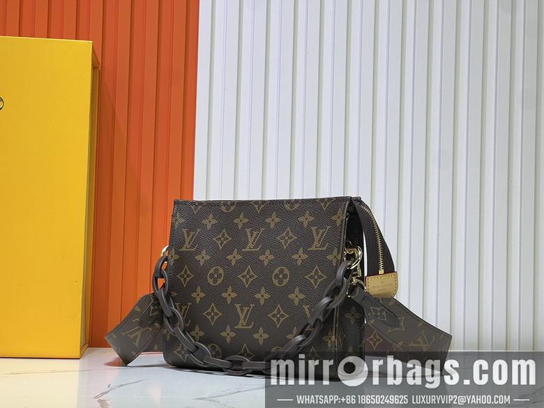 1:1 Louis Vuitton Bags M67692 19x14x5cm ss