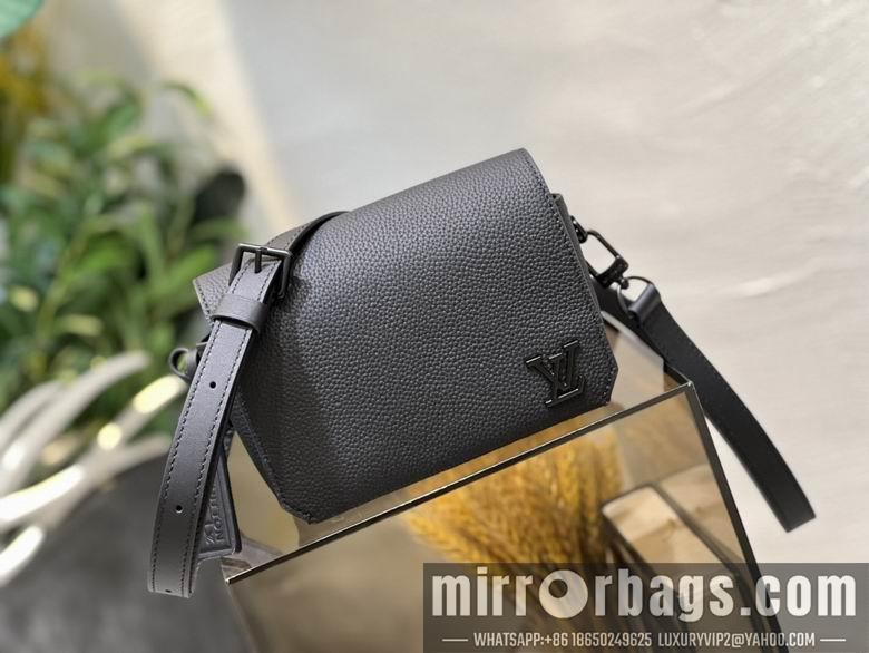 1:1 Louis Vuitton Bags M82085 17X12X7cm YG 4colour