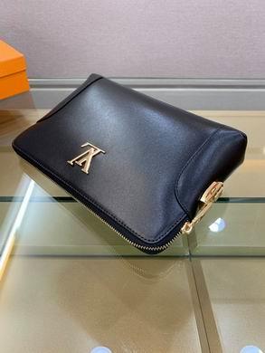 1:1 Louis Vuitton Bags 718 27X5X17cm XM