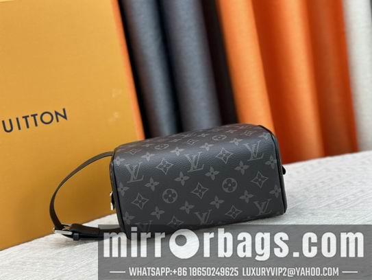 1:1 Louis Vuitton Bags Dopp Kit M83113 23x13x12cm zy