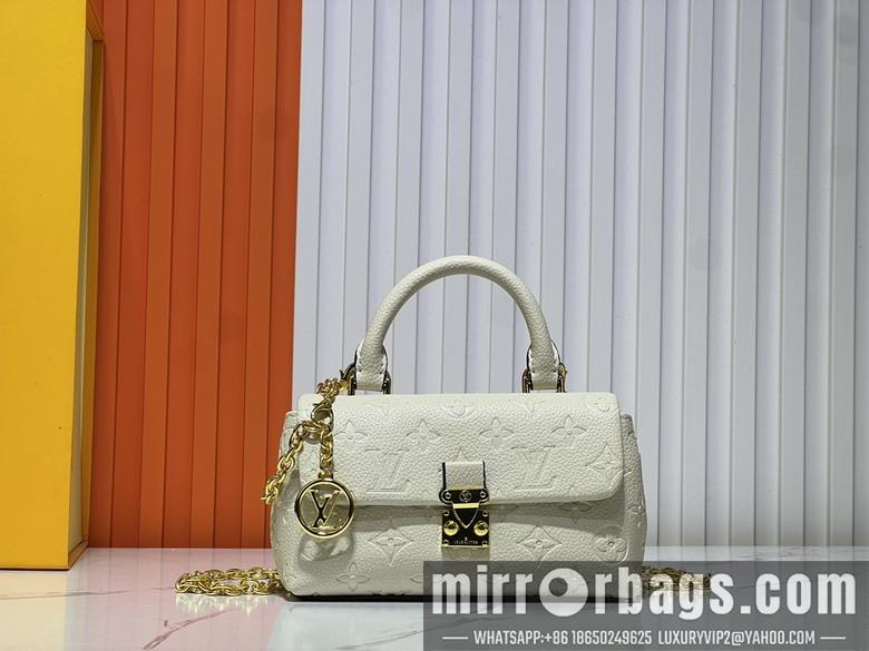 1:1 Louis Vuitton Bags M12211 19x11x6cm ss