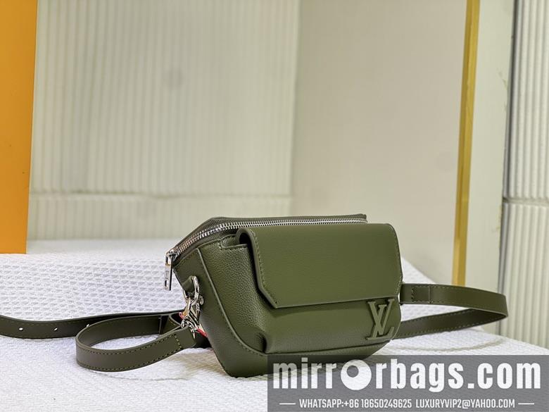 1:1 Louis Vuitton Bags Pilot M83563 20x12x5.5cm ss1