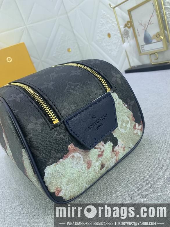 1:1 Louis Vuitton Bags Dopp Kit M82831 28x15x16.5cm ss