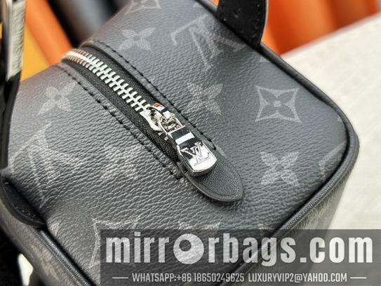 1:1 Louis Vuitton Bags Dopp Kit M83113 23x13x12cm zy